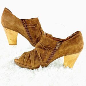 Naya 10 Ana Suede Leather Peep Toe Bootie Zip Up Bamboo Heels